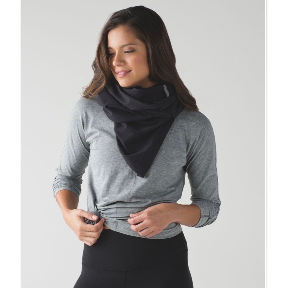 Lululemon Vinyasa Scarf Black Rulu Snap Wrap Multi Way Infinity Scarf size OS